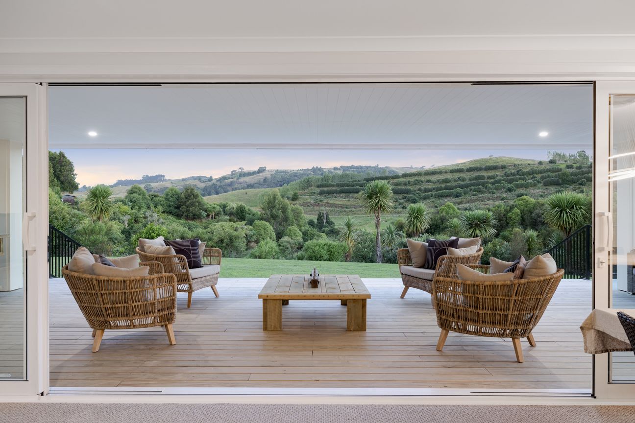 Near New Masterpiece Powered by the Sun - Vista 2