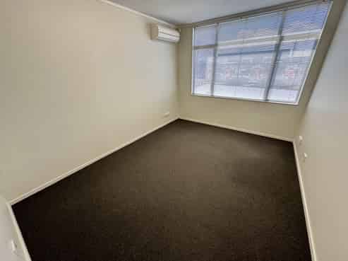 Short-term/ flexi options available - Silverdale