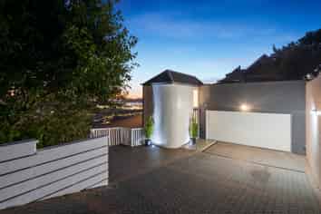 9 Inverell Way, Seatoun