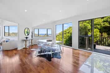 9 Inverell Way, Seatoun