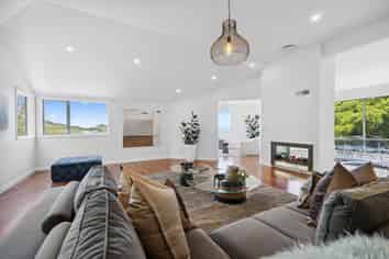 9 Inverell Way, Seatoun