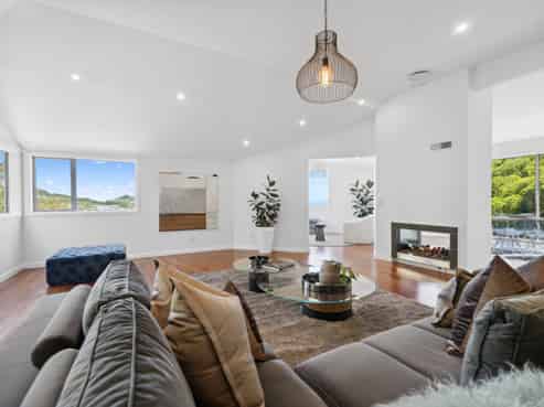 9 Inverell Way, Seatoun