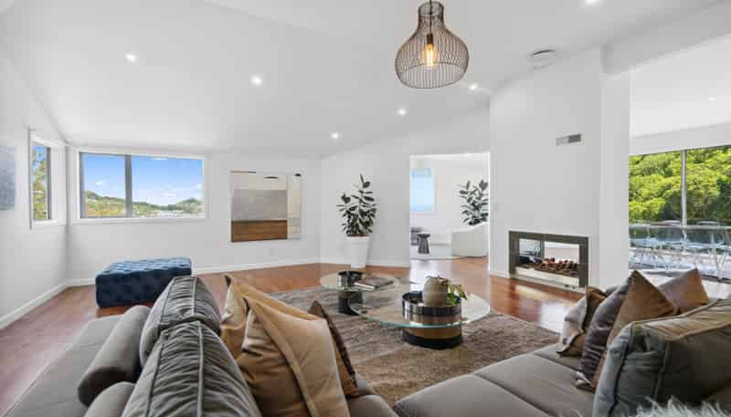 9 Inverell Way, Seatoun