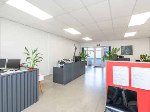 Affordable Mount office/warehouse