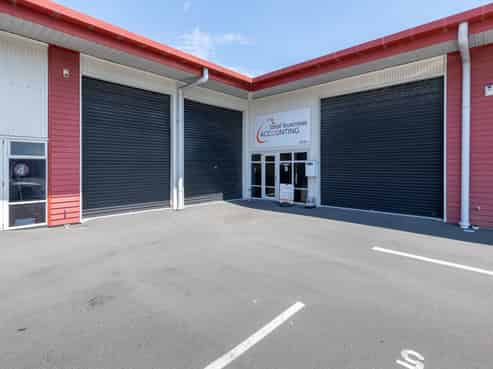 Affordable Mount office/warehouse