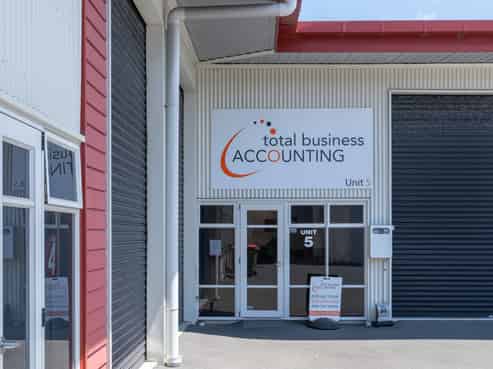 Affordable Mount office/warehouse