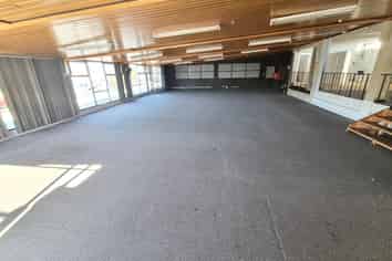 PAPAKURA 290M² FIRST FLOOR OFFICE
