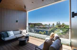 13/423-427 Beach Road, Mairangi Bay