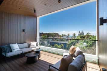 13/423-427 Beach Road, Mairangi Bay