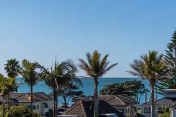 13/423-427 Beach Road, Mairangi Bay