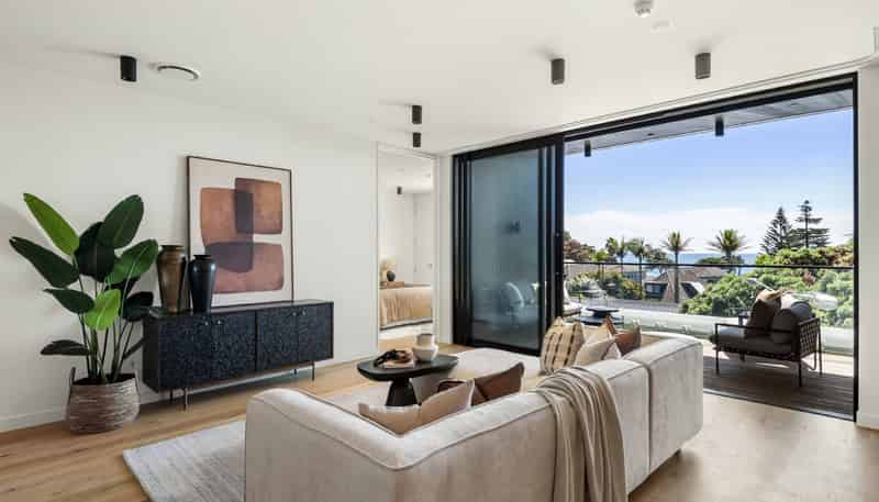 13/423-427 Beach Road, Mairangi Bay