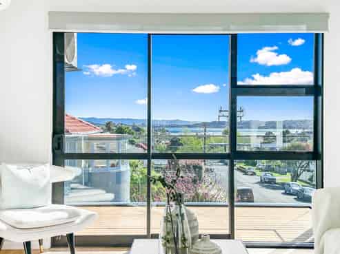 1/1B Egremont Street, Belmont