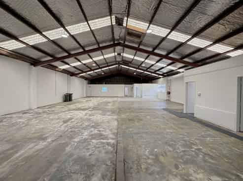 Rosebank industrial investment with new lease