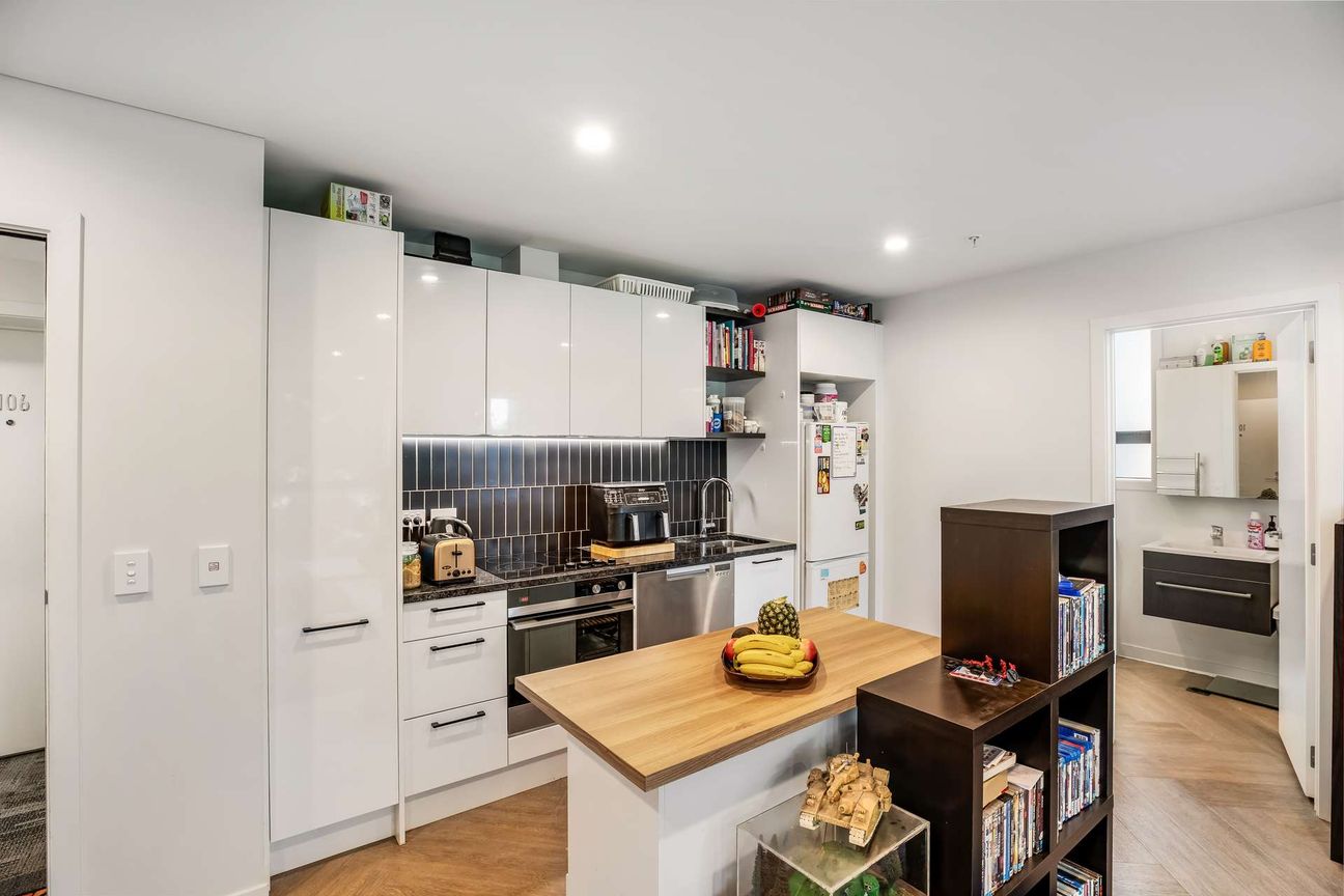 Sun Drenched Prime Corner Apartment - Aanzicht 2