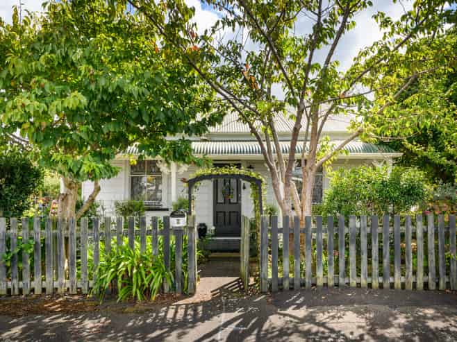 9 Lambert Street, Marton