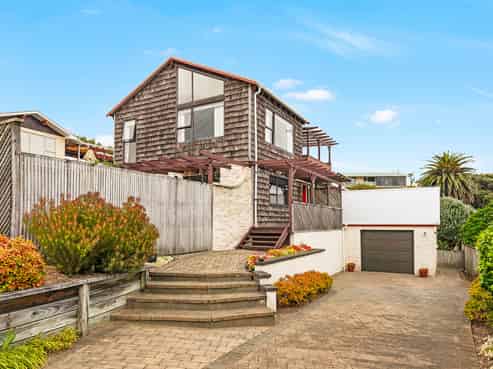 10 Napier Grove, Waikanae Beach
