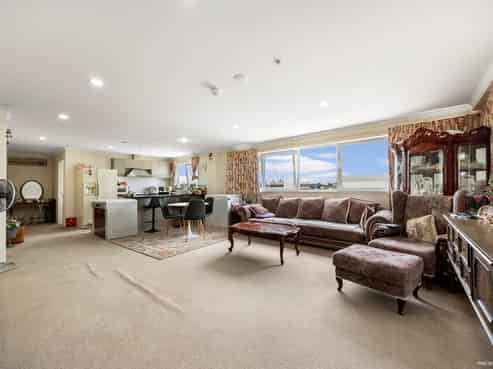 720/26 Remuera Road, Newmarket