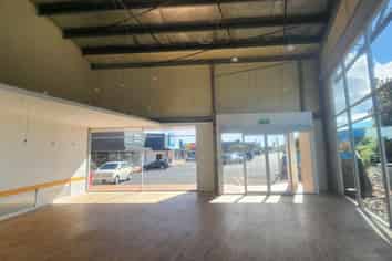 HOMEZONE RETAIL / CAFE OPPORTUNITY

