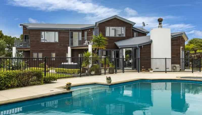 99 Potter Road, Albany