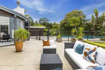 99 Potter Road, Albany