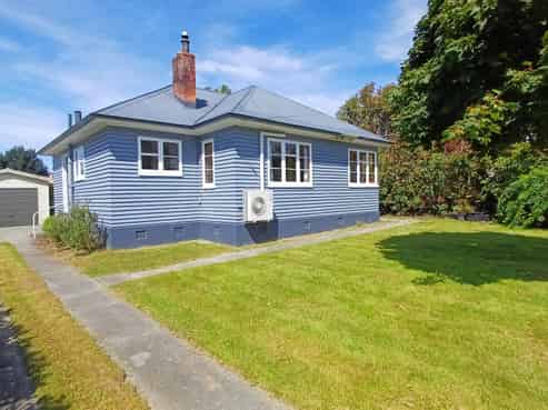 27 School Road, Fairlie