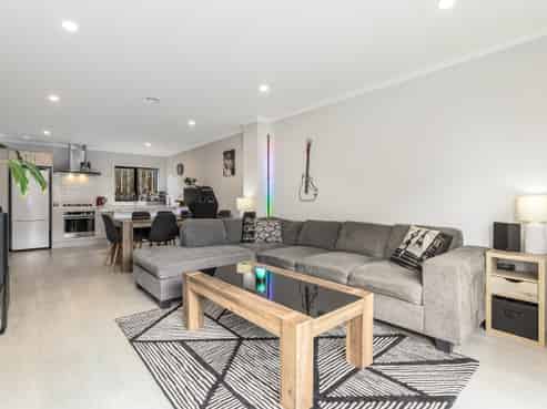 7/9 Surrey Street, Tawa