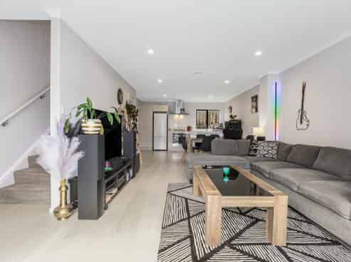 7/9 Surrey Street, Tawa