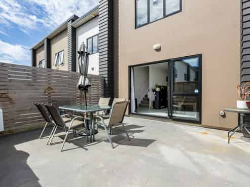 7/9 Surrey Street, Tawa