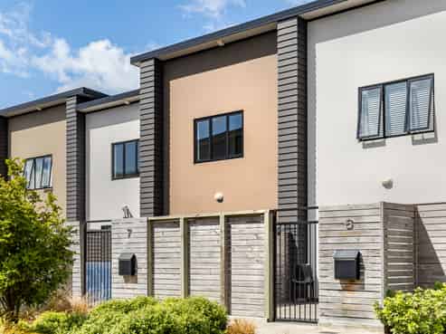 7/9 Surrey Street, Tawa