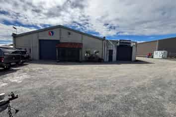 Have One, Have All! Versatile Warehouse, Shed & Yard Space