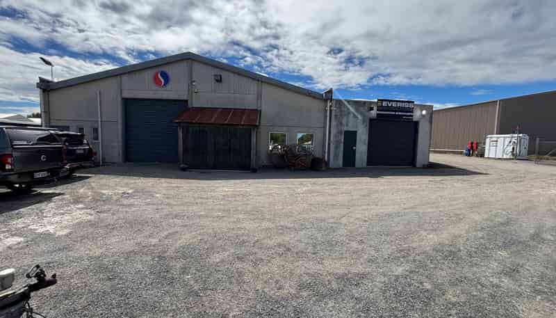 8 and 10 Riverbank Road, Otaki Beach