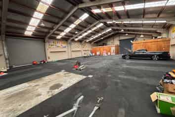 Have One, Have All! Versatile Warehouse, Shed & Yard Space