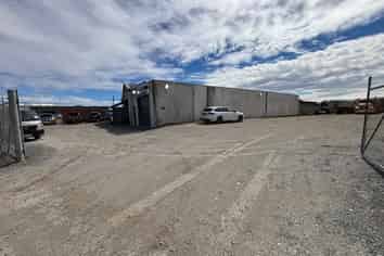 Have One, Have All! Versatile Warehouse, Shed & Yard Space