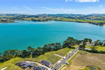 4C and 6 McLarin Road, Glenbrook