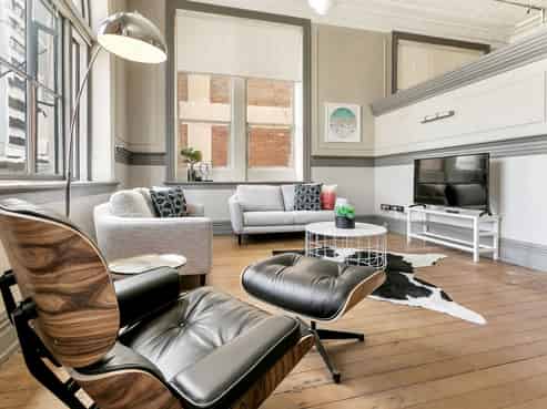 Split-risk Hotel & Retail Investment