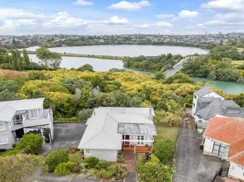 33 Awarua Crescent, Orakei