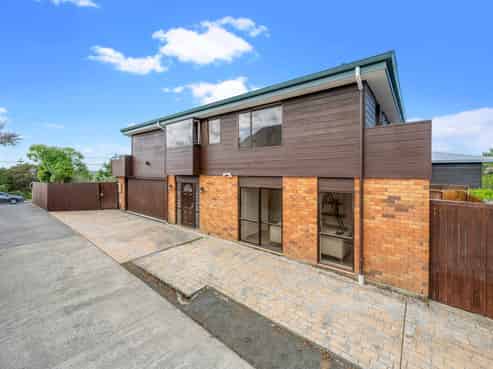 1/718 East Coast Road, Pinehill
