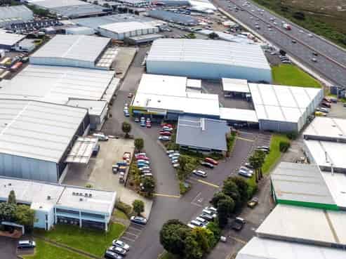 CBRE | Tidy Warehouse on Rosebank Road