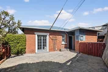 44 Tio Tio Road, Miramar