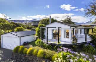 24 and 26 Ngaio Grove, Duvauchelle