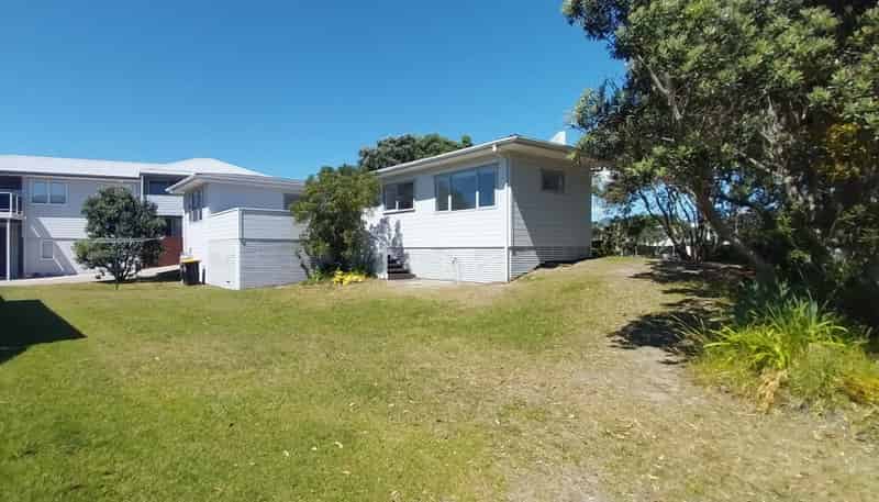801A Ocean Road, Whangamata