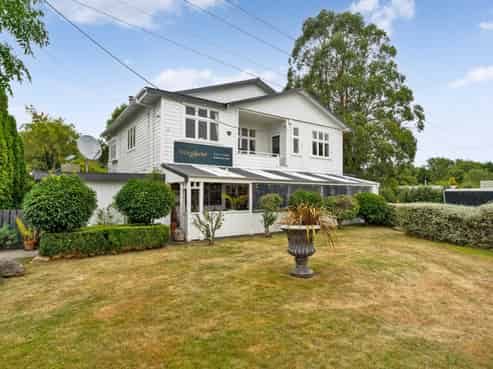 1512 State Highway 2, Featherston