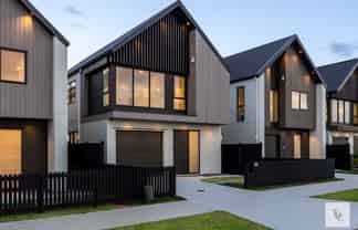 13,15 Shropshire Street, Karaka