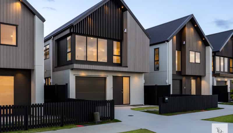 13,15 Shropshire Street, Karaka