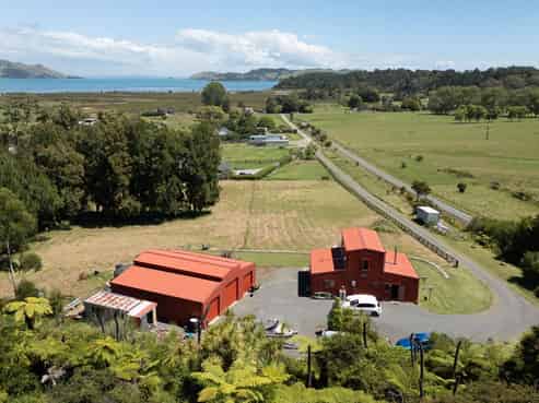 2595C Tiki Road, Coromandel