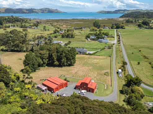 2595C Tiki Road, Coromandel