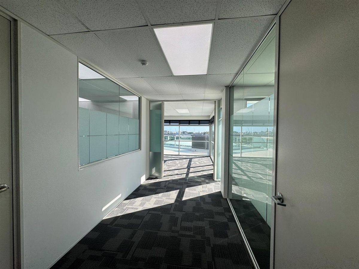 Savills - Prime Top Floor Epsom Office - Ansicht 5