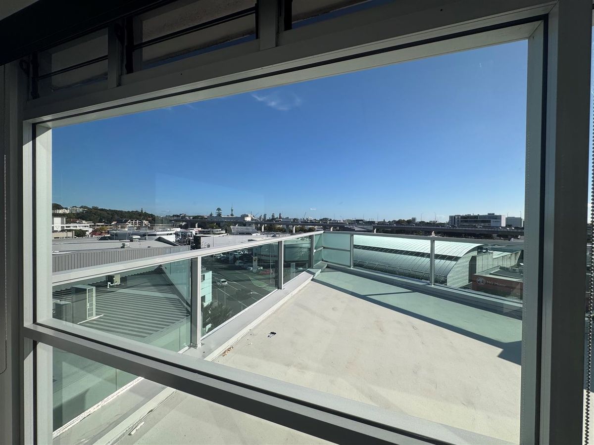 Savills - Prime Top Floor Epsom Office - Ansicht 4