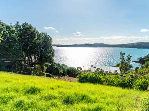 61 Kennedy Point Road, Surfdale