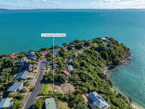 61 Kennedy Point Road, Surfdale